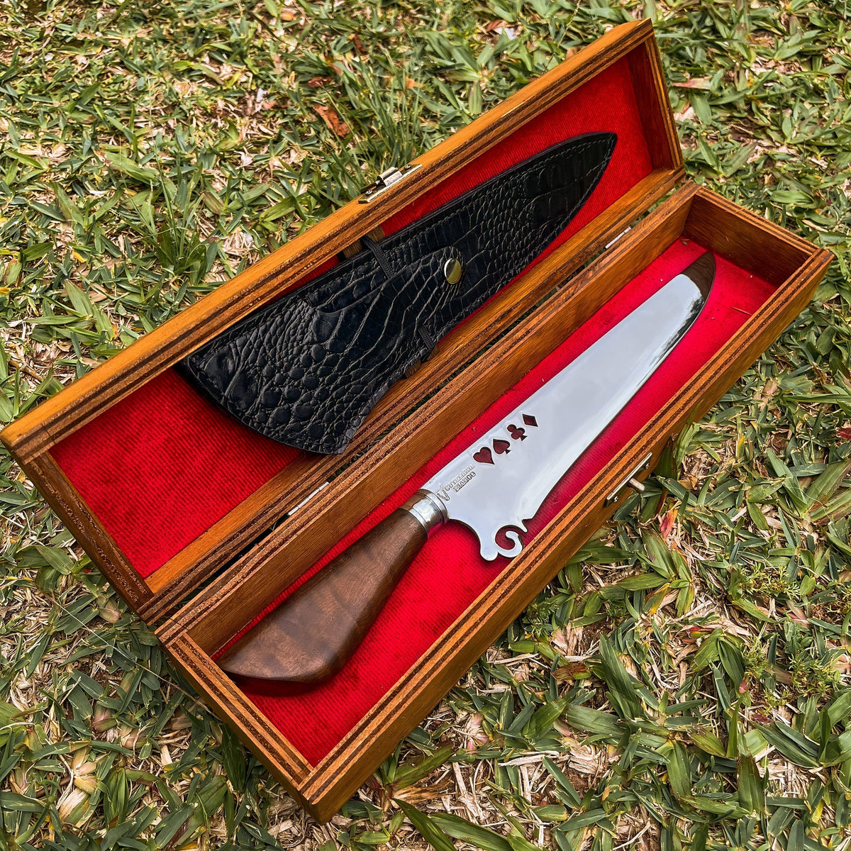 Faca Artesanal Premium para Churrasco NAIPS + Caixa em Madeira + Case em couro