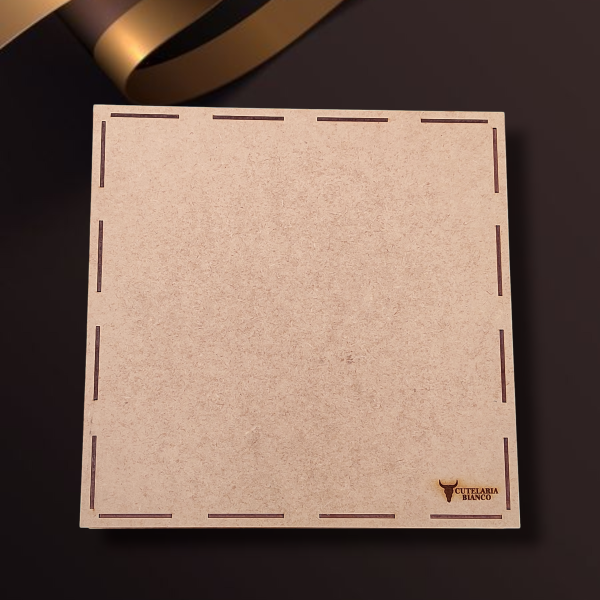 Kit Presente Tradição Bianco – Faca artesanal P/Churrasco + Tabua churrasco + Caixa P/Presente + Case em Couro