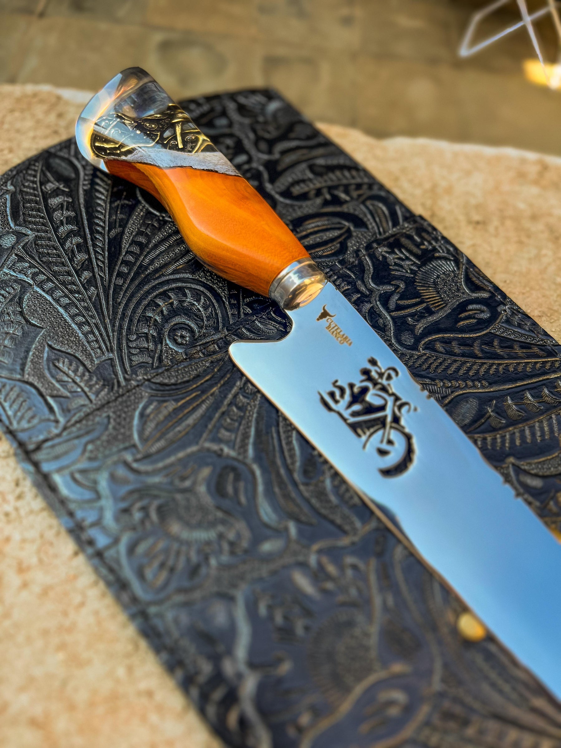 Faca Artesanal modelo Motociclista Premium Forjada - Especial para Churrasco e Culinária