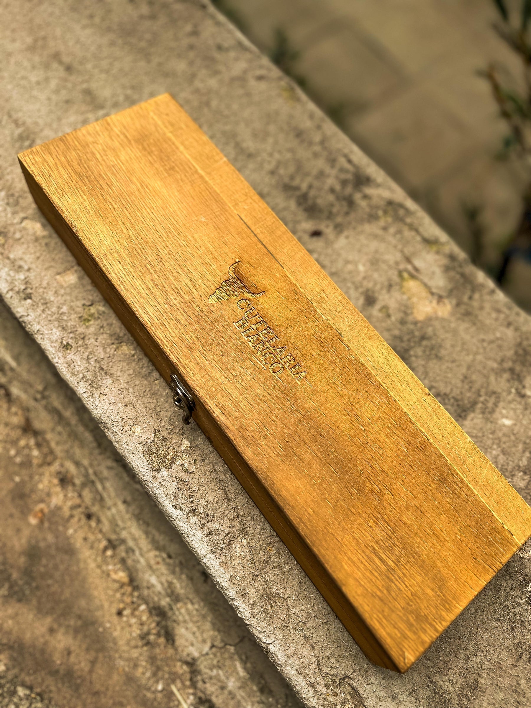 Kit de Churrasco  Lâmina Filho do Mato com Cabo Pingente Touro + Chaira  com Cabo Touro + caixa em madeira